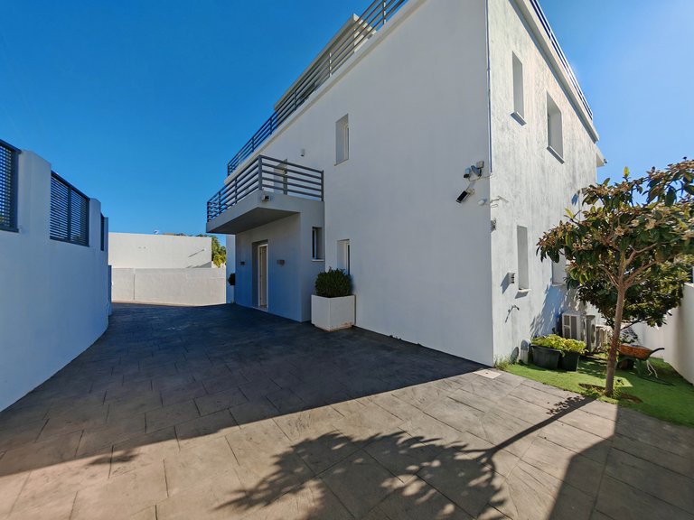 Villa for Sale in Marbella, Malaga 32