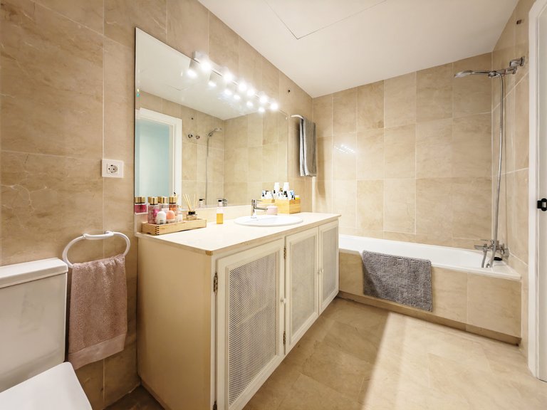 Town House for Sale in Benahavis, Malaga 17