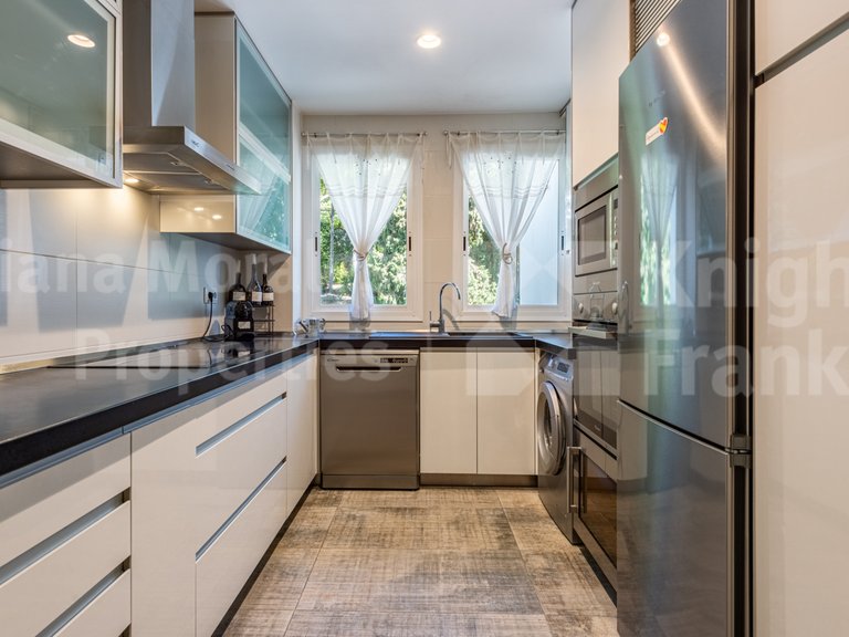 Apartment for Rent in Marbella, Malaga 12