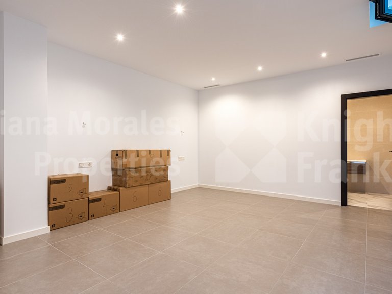 Villa for Sale in Benahavis, Malaga 35