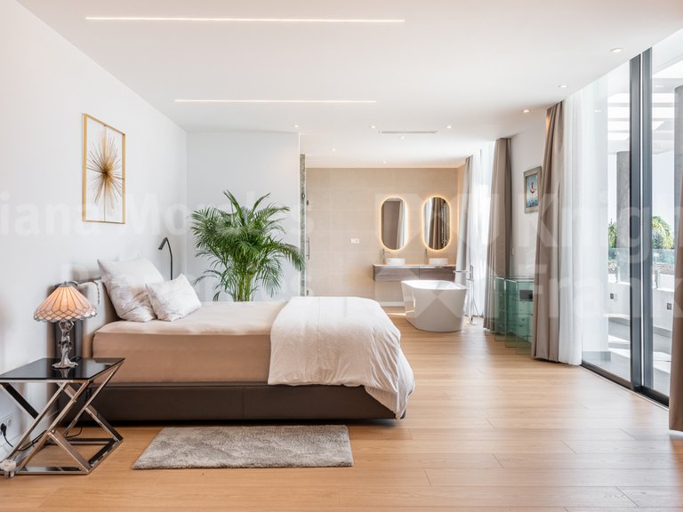 Villa for Sale in Benahavis, Malaga 13