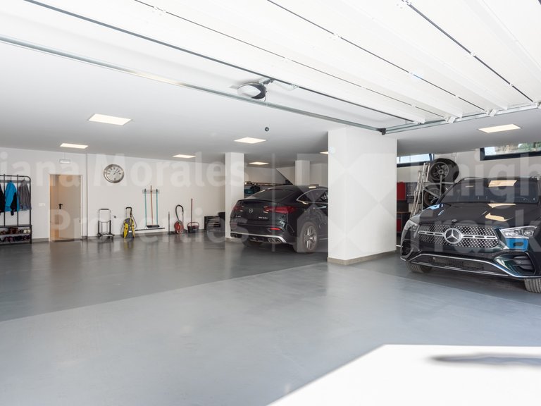 Villa for Sale in Benahavis, Malaga 29