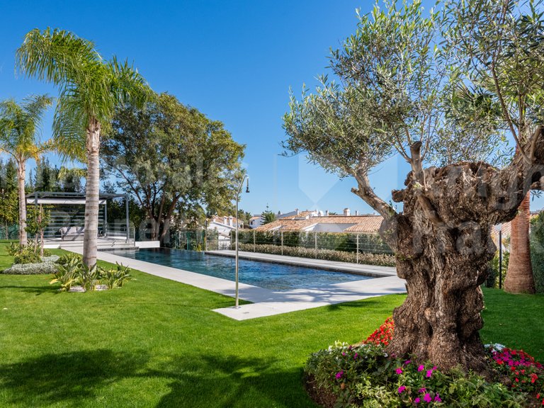 Villa for Sale in Benahavis, Malaga 44