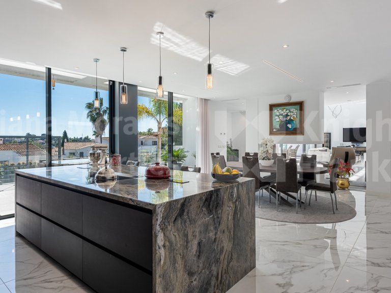 Villa for Sale in Benahavis, Malaga 10