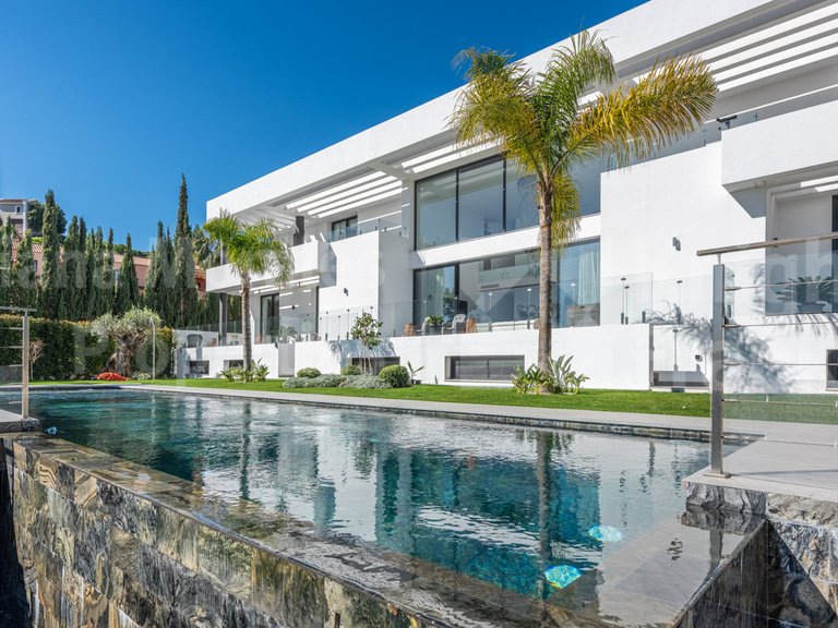Villa for Sale in Benahavis, Malaga 1