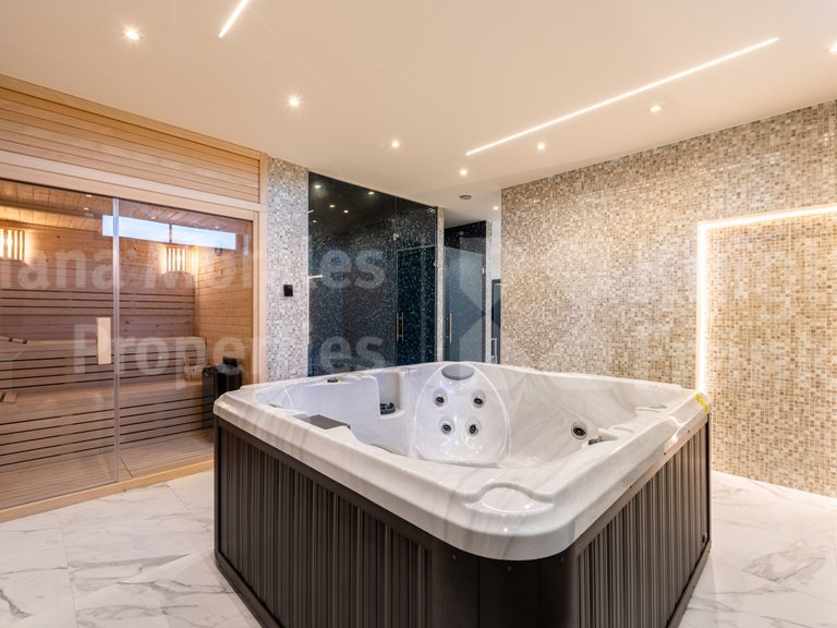 Villa for Sale in Benahavis, Malaga 31