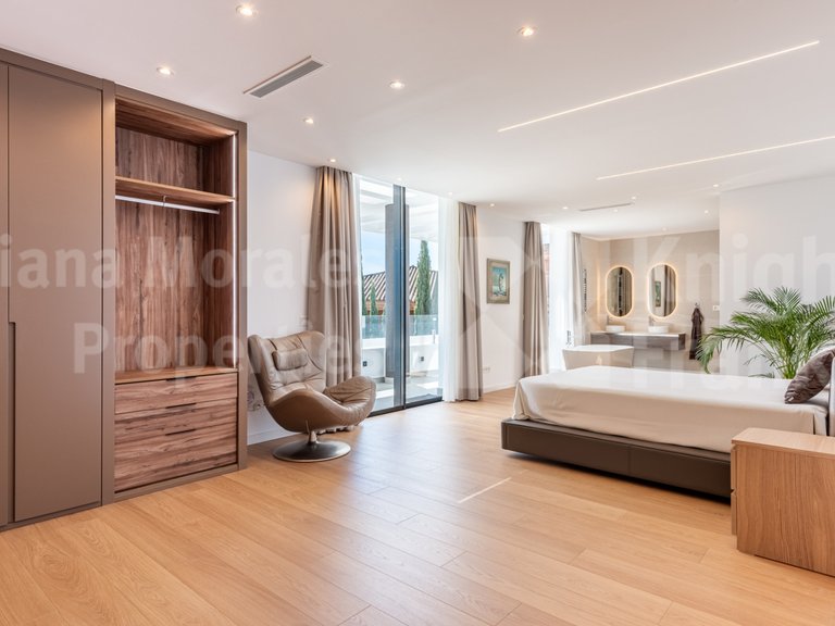 Villa for Sale in Benahavis, Malaga 14