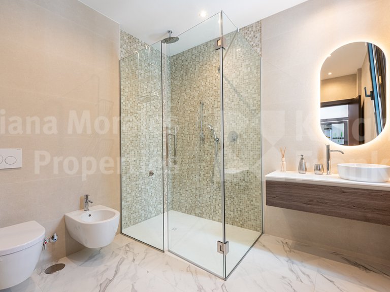 Villa for Sale in Benahavis, Malaga 26