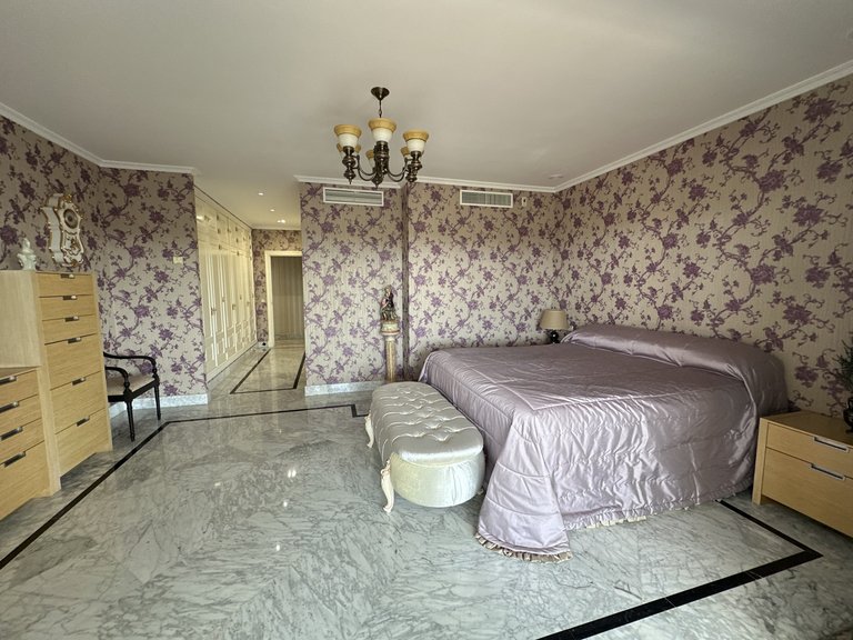 Apartment for Sale in Marbella, Malaga 16