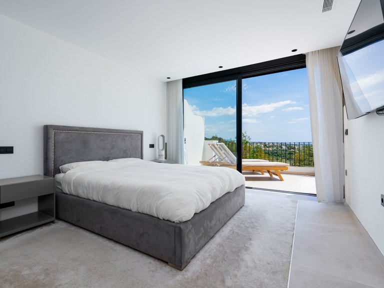 Town House for Sale in Benahavis, Malaga 21