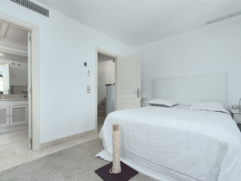 Town House for Sale in Benahavis, Malaga 14