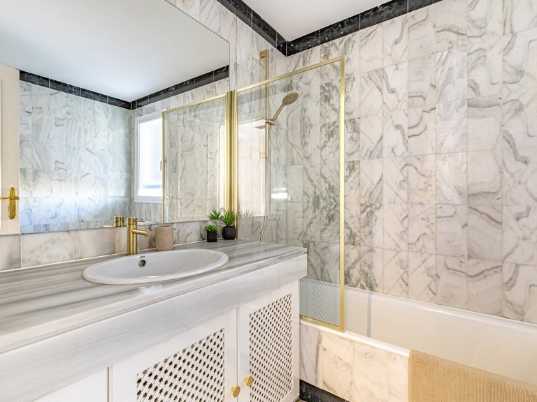 Town House for Sale in Marbella, Malaga 17