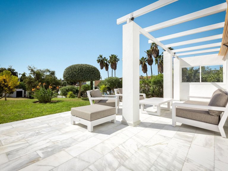 Apartment for Sale in Marbella, Malaga, Nueva Andalucia 3