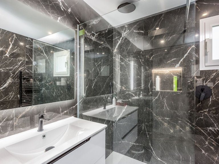 Apartment for Sale in Marbella, Malaga, Nueva Andalucia 9