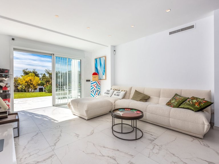 Apartment for Sale in Marbella, Malaga, Nueva Andalucia 4