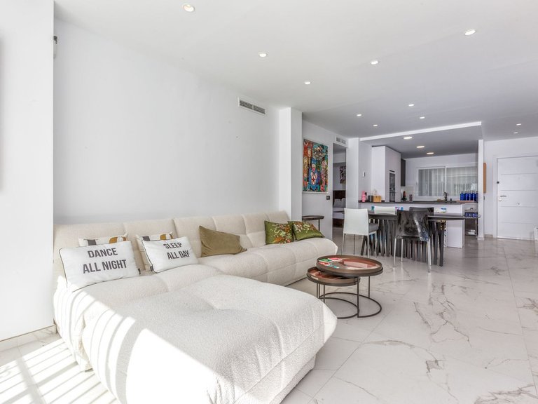 Apartment for Sale in Marbella, Malaga, Nueva Andalucia 12