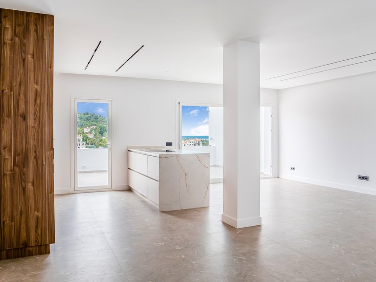 Penthouse for Sale in Benahavis, Malaga 9