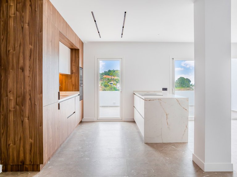 Penthouse for Sale in Benahavis, Malaga 10