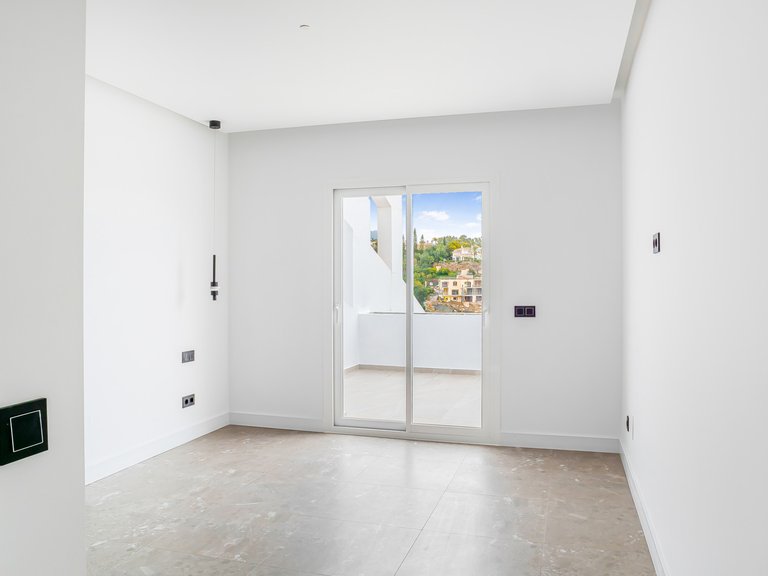 Penthouse for Sale in Benahavis, Malaga 15