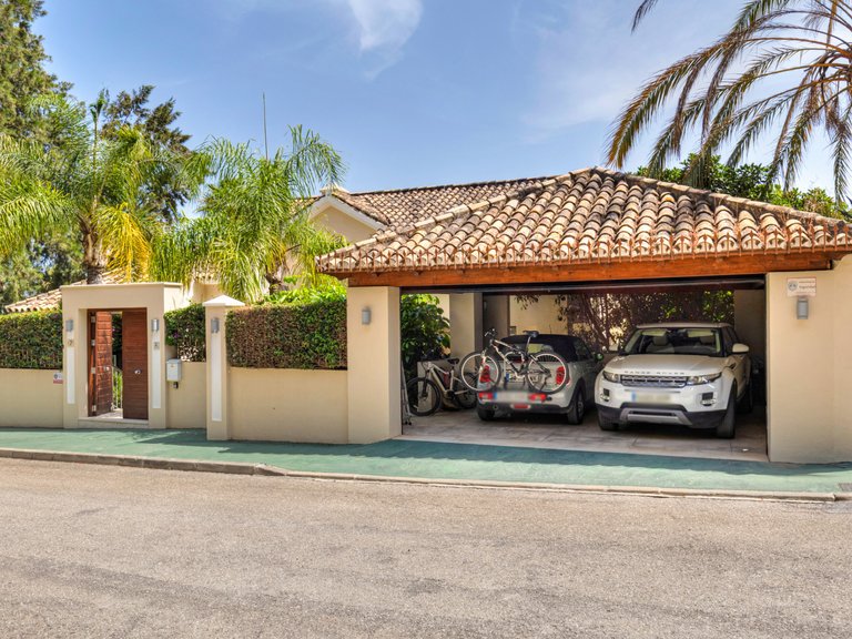 Villa for Sale in Benahavis, Malaga 3