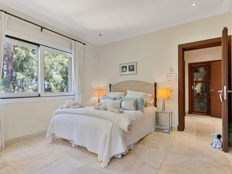 Villa for Sale in Benahavis, Malaga 11