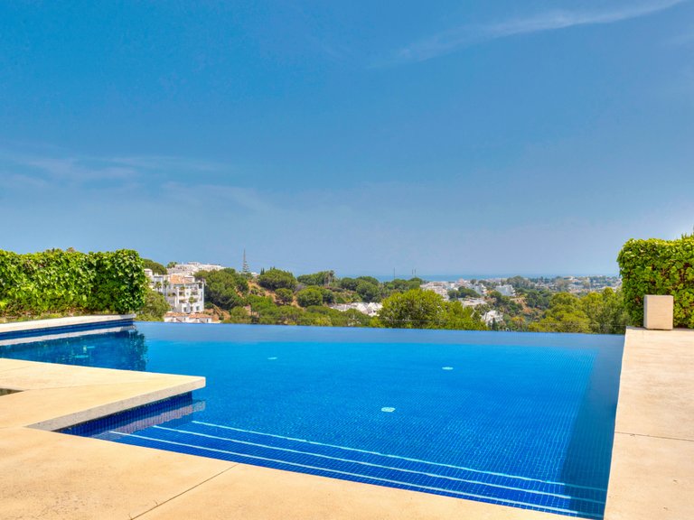 Villa for Sale in Benahavis, Malaga 26