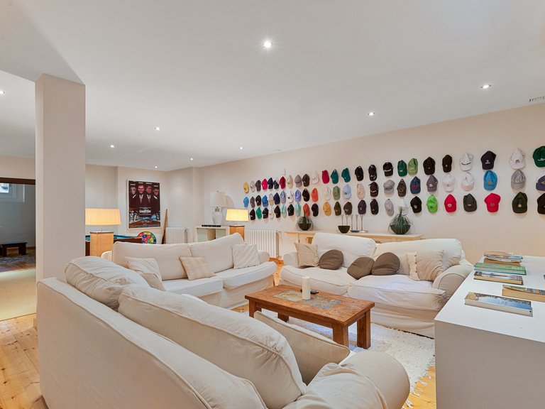 Villa for Sale in Benahavis, Malaga 30