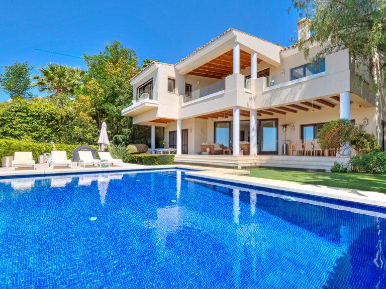 Villa for Sale in Benahavis, Malaga 1