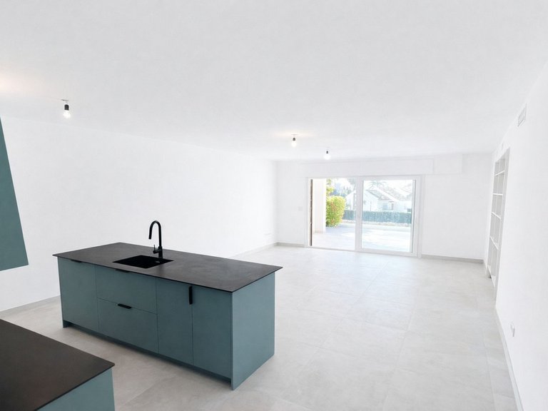 Apartment for Sale in Marbella, Malaga 6