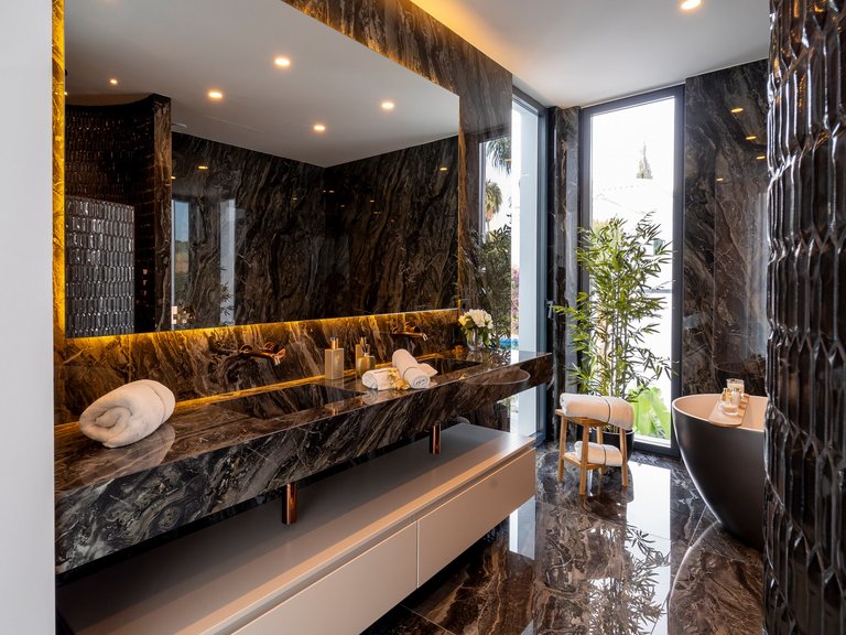 Villa for Sale in Benahavis, Malaga, Paraiso Alto 33