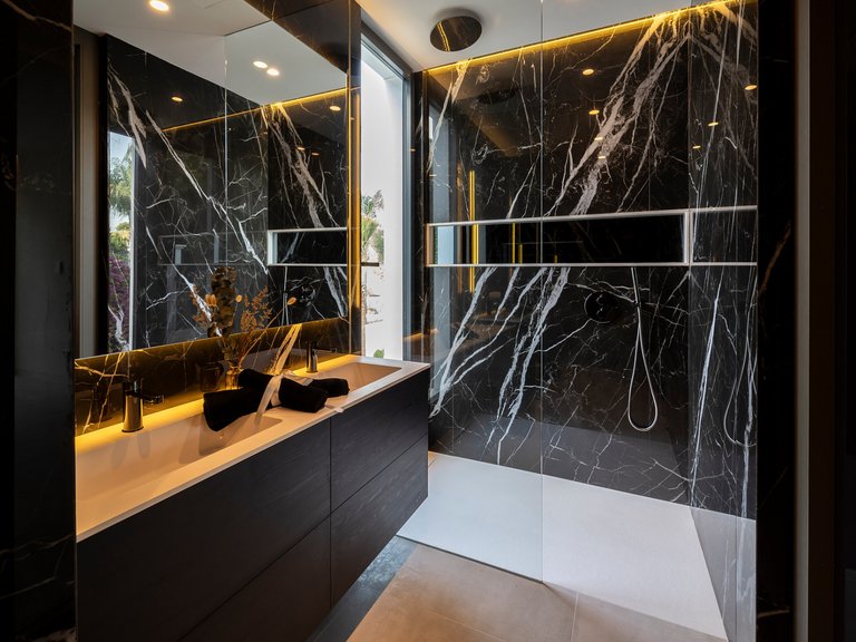 Villa for Sale in Benahavis, Malaga, Paraiso Alto 25