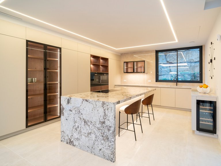 Villa for Sale in Benahavis, Malaga, Paraiso Alto 5