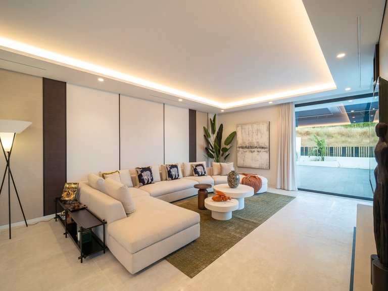 Villa for Sale in Benahavis, Malaga, Paraiso Alto 54