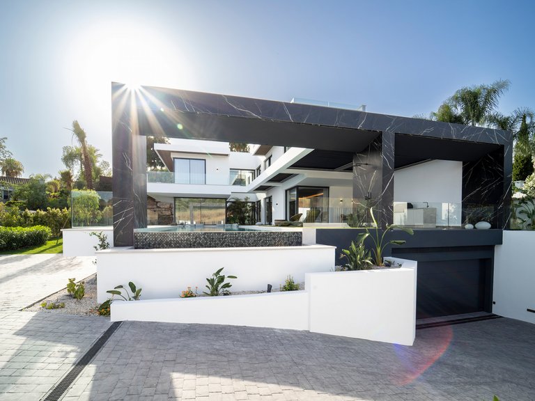 Villa for Sale in Benahavis, Malaga, Paraiso Alto 12