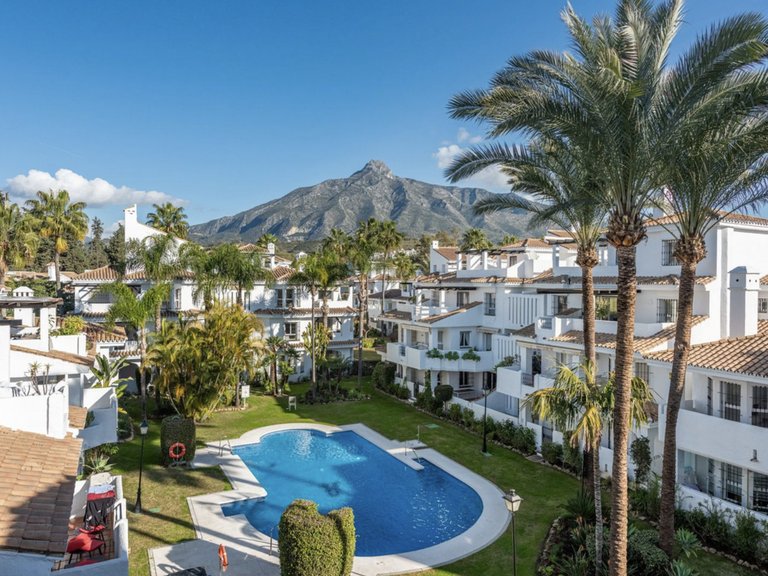 Stilfull duplex-penthouse i Nueva Andalucías 6