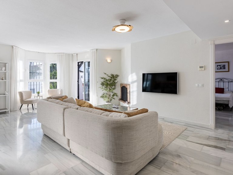 Stilfull duplex-penthouse i Nueva Andalucías 2