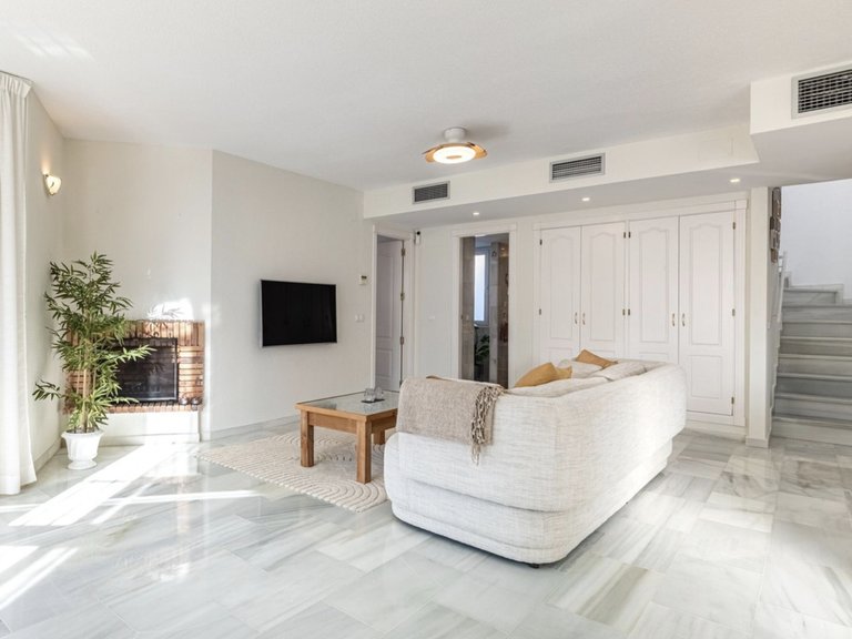Stilfull duplex-penthouse i Nueva Andalucías 1