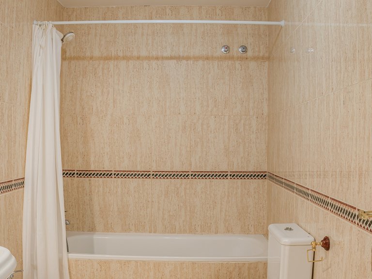 Apartment for Sale in Marbella, Malaga 15