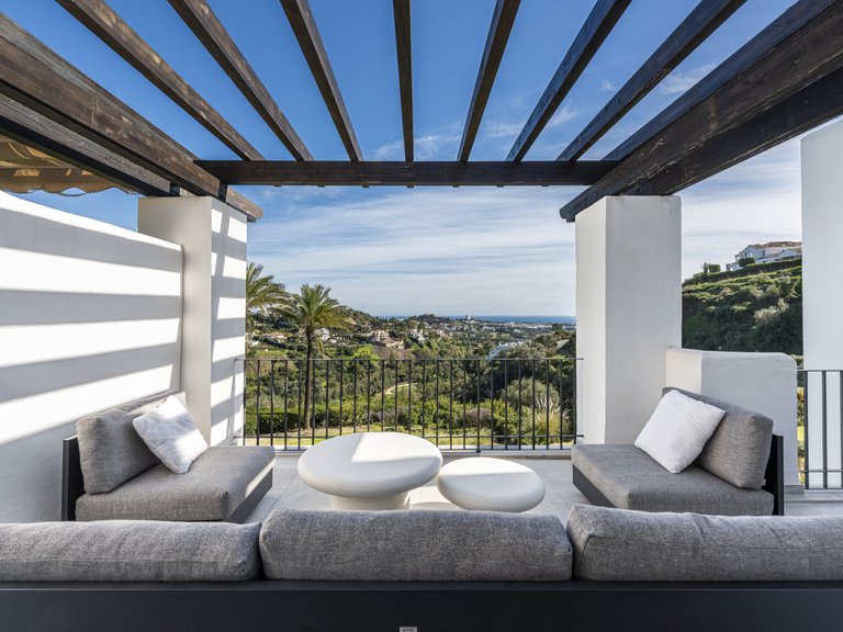 Takvåning i 2 plan i Altos De La Quinta 5