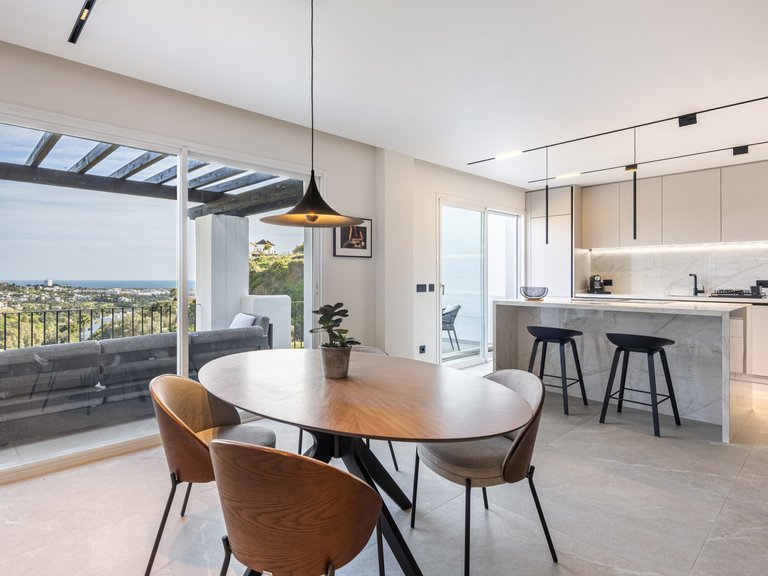 Takvåning i 2 plan i Altos De La Quinta 8