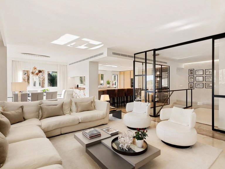 Apartment for Sale in Marbella, Malaga, Marbella Golden Mile 17