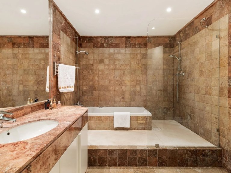 Apartment for Sale in Marbella, Malaga, Marbella Golden Mile 18