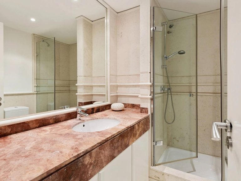 Apartment for Sale in Marbella, Malaga, Marbella Golden Mile 20