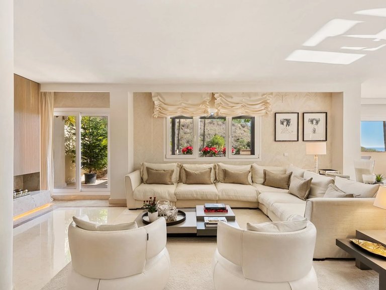 Apartment for Sale in Marbella, Malaga, Marbella Golden Mile 5