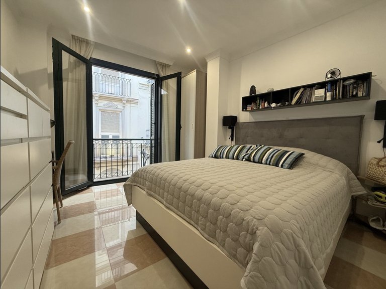 Apartment for Sale in Malaga, Malaga 1