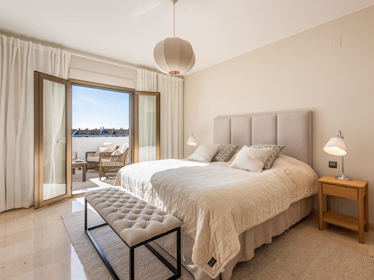 Middle Floor Apartment For Sale In Nueva Andalucia 16