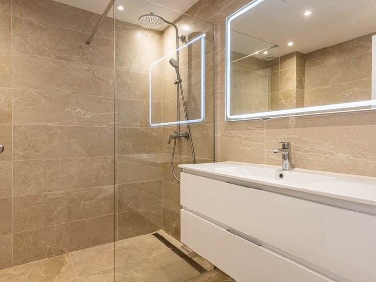 Middle Floor Apartment For Sale In Nueva Andalucia 20