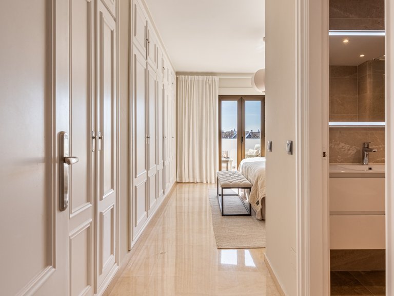 Middle Floor Apartment For Sale In Nueva Andalucia 15