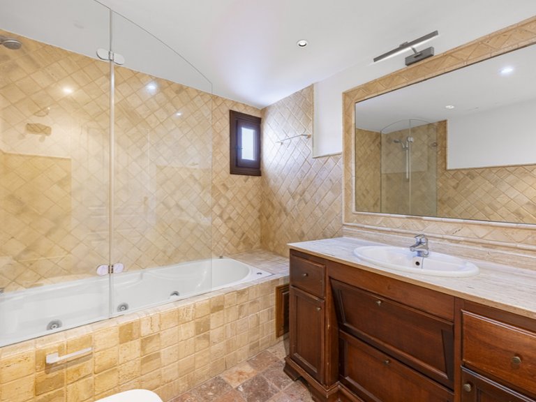 Town House for Sale in Marbella, Malaga 26