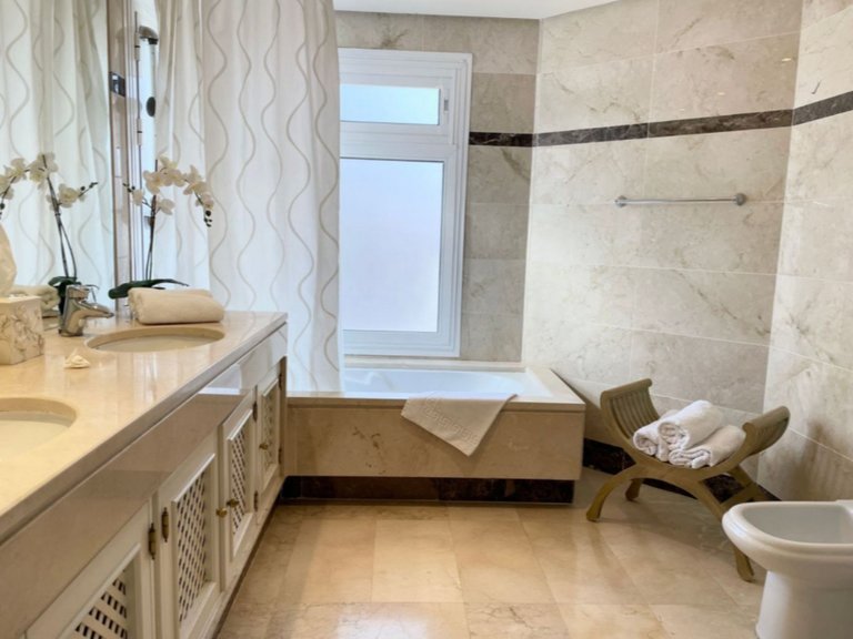 Apartment for Sale in Marbella, Malaga 14